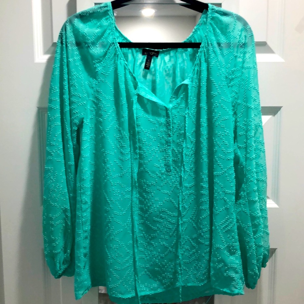 Cute sheer Jessica Simpson blouse